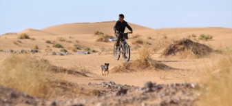 Dookoła Maroka: To, co upiększa pustynię. Erg Chebbi, Erg Chigaga, Iriki.